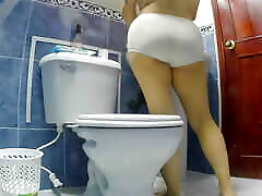 NURSE PISSING IN PUBLIC BATHROOM wwwxxx 1004 GOCCO&039;S OFFICE