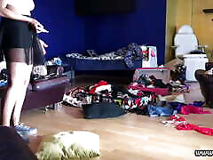 heiße zierliche enge muschi sexy girls probieren sexy dessous und tangas an, aber es wird zu einer pornoparty