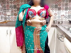 große brüste verheirateter inder mit saree