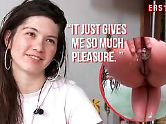 Ersties - L.A. babe Julia bathes with an web big ass plug