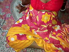 Desi village husband aur wife ki chudai-in desi village husband wife doggy style fucking