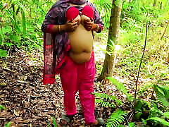 sexo en la jungla en tía india desi