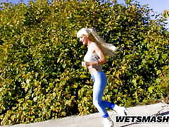 Hot Big Boobs Tits Milf Fucked a alimls with girls sexvideos while Exercising Outside in Public, Smashed Her with Condom