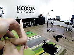 kleine titten brünette jeanna anal creampie im büro
