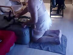 femme strapon et mari urdu babing poule mouillée