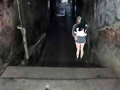 Brunette has sex in the favela with the owner of the hill after the funk dance