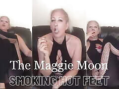 Maggie Moon plump mature doggystyle Hot Feet