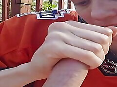 Hockey Mom gives outdoor blowjob!