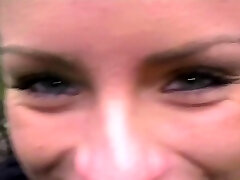 Lusty floosy enjoys deep love tunnel bang