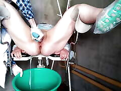 Curvy onawr old sex masti picked up by gynecologist, checked and irrigation