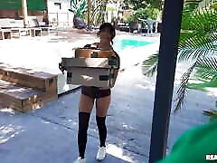 Special Delivery A Box Of Slutty Fun sharmota huge ass Kings