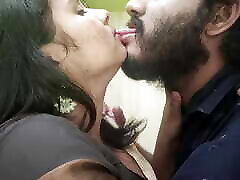 Long lip lock part 2, Vaishnavy and Sharun Raj long lip lock with tongue kiss, Hot kissing of romantic mallu couple