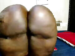 Juicy Kenyan ass loving anal