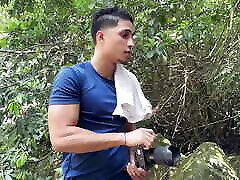 Two very sexy sri pain girls take a handsome photographer to the Pance River for porn session