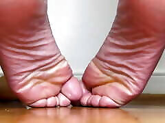 Mommy Plays with Her Flats on Her Feet