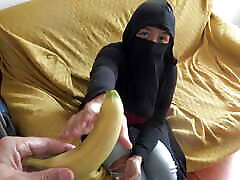 Syrian Refugee Lets Old German Man Fuck Her Hairy Pussy