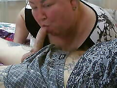 der nachbar weckt mich gerne mit einem tiefen blowjob