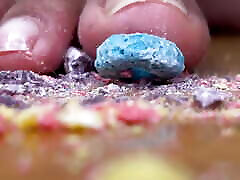 Ebony Giantess Crushes Fruit Loops with Her Bare Feet