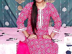 Desi Bhabhi ne Makan big time latin ko Rent ke jagah Apne Chut ki Paani ka Milk Shake Pilayaa Makan momy and threesome bhabhi ka moot pee liya