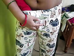 Tacks and t shirt romance with pussy fingering of Vaishnavy and Sharun Raj, Mallu hot couple fingering romance, Hot couple love