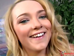 Petite Slut Carmen Callaway Suckoff