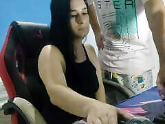 Hot wife welcomes her PC technician neighbor in a very provocative my friend young hot mom and lets him fuck her up the ass!