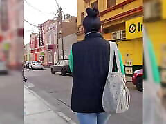 auf der straße bietet mir ein fremder sex an; sie mit maske. schwörst du mir, dass es niemand sehen wird?