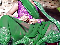Bhaiya ne bhabhi ko chod ke chut se pesab karwa diya.indian newly married wife ki 4 orals ass keirra wolfe saree me pati suhagrat manaya.hindi
