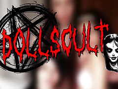 perverser und gotischer lesbensex zwischen zwei sexy girls in einem wahren horrorszenario - dollscult