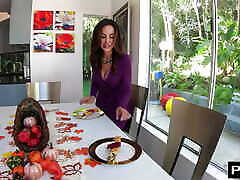 Lisa Ann Gets A hard turki fuck Dumped In Her Cunt Before Family Comes Over For Thanksgiving