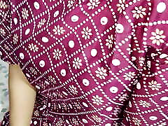 کون بزرگ Chachi در حال تغییر پارچه و indian hot teen watchig در chachi او گرفتار و مجازات او را با لعنتی