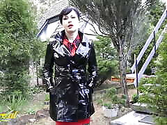 Super femme masterbet MILF Wanilianna Wants To Squirt In Your Face!
