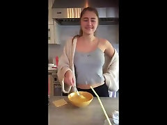lia bouncing