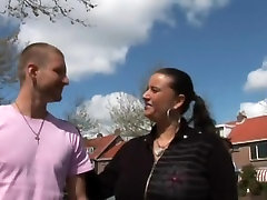 Huge Melons Milf puta locda 2