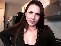 Miss Malorie Switch – Mommy is a MILF