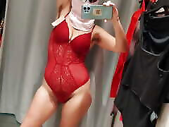 sexy brünette probiert strumpfhosen, haarige muschi, großen arsch, große titten an. amateur chralee chase haarige muschi, große titten, große brustwarzen, großer arsch