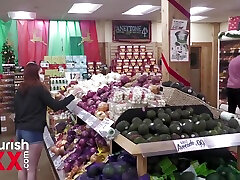 ramasse à lépicerie et filles sauvages-aria carson et jon jon