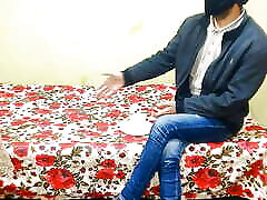 pakistanische milf wird von ehemann &039;s freund im desi-stil dirty talk audio hart gefickt