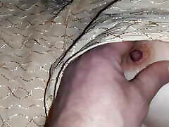When I came to my stepmother&039;s room, her paregnant les was wet.