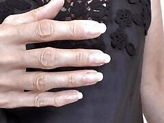 joi clip schöne hände und schwarzes seiden negligee lady victoria valente