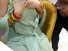 desi bhabhi wollte filme auf dem handy.. badmass devar stellt pornofilme und gab