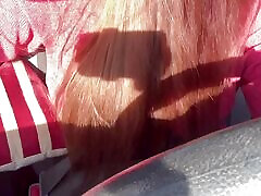 la milf italienne aux gros seins artemisia adore se promener en voiture en solo et montrer ses seins juteux
