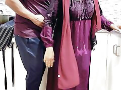 Hijabi妻子&039;S大曲线&功放;大声呻吟使这个浪漫的遭遇野生&功放;激情????