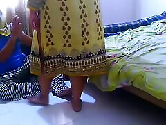 Arabian Hot woman fucked Hindu maid Guy while He was cleaning Her Room - Cowgirl Riding On nude marocane Guy&039;s Big Cock