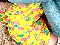 Desi Bhabhi Called Her Boyfriend with Big Cock at Home and Fucked Hard in Yellow Saree