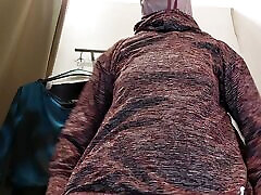 chatte milf amateur, gros cul, gros seins. maman indi cam big tit essaie une culotte