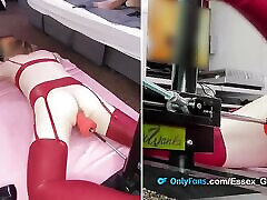 orgasmes anaux sur la putain de machine avec la milf britannique lisa essex