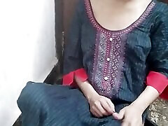Chachi ko maine jabar dasti ghar me choda