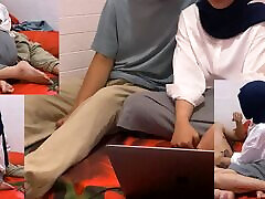 Hijab Girl hot mom hard fuck son Handjob Dick While Doing vergin gurls bleding Assignment With Her Friend