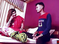 18yr裁缝女孩狡猾他妈的美丽的Bhabhi！ 巴比性